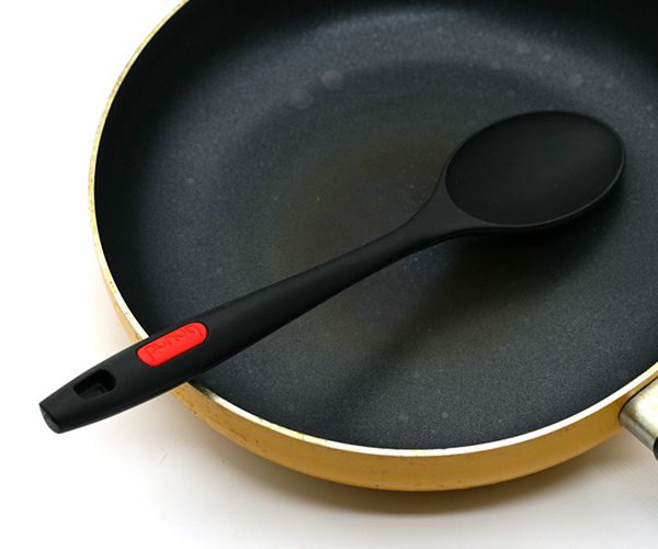 家用硅膠勺子批發，耐高溫硅膠湯勺_硅膠廚具