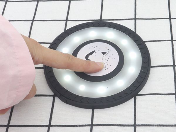 杯墊受到重力燈光即亮 杯墊受到重力燈光即亮